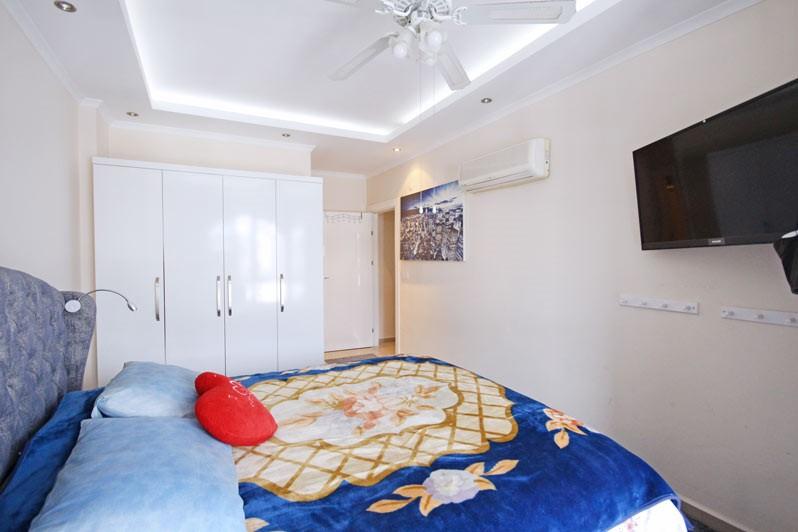 Spacious penthouse in Alanya area of 215 m2, 500 m from the sea, Oba - Umbrella Group - Photo 18