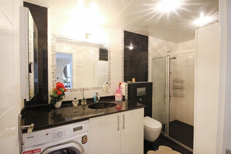 Spacious penthouse in Alanya area of 215 m2, 500 m from the sea, Oba - Umbrella Group - Photo 14
