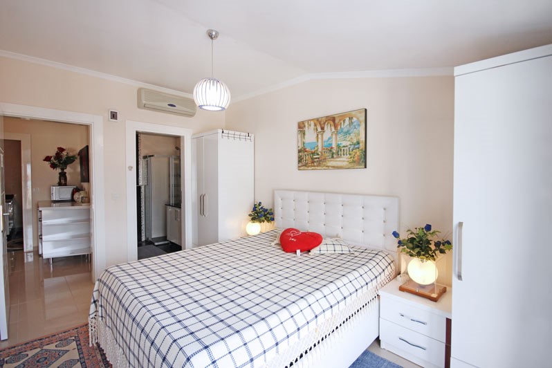 Spacious penthouse in Alanya area of 215 m2, 500 m from the sea, Oba - Umbrella Group - Photo 35