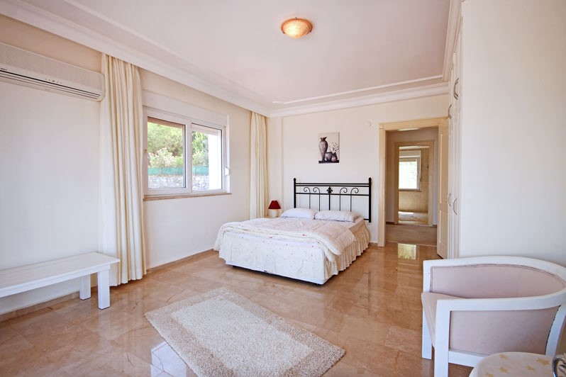 Spacious villa in Alanya with 7+3 apartments with sea and city views, Kestel - Umbrella Group - Photo 41