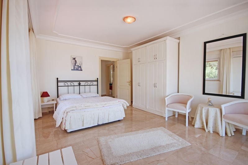 Spacious villa in Alanya with 7+3 apartments with sea and city views, Kestel - Umbrella Group - Photo 42