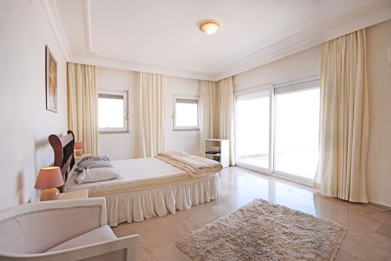 Spacious villa in Alanya with 7+3 apartments with sea and city views, Kestel - Umbrella Group - Photo 44