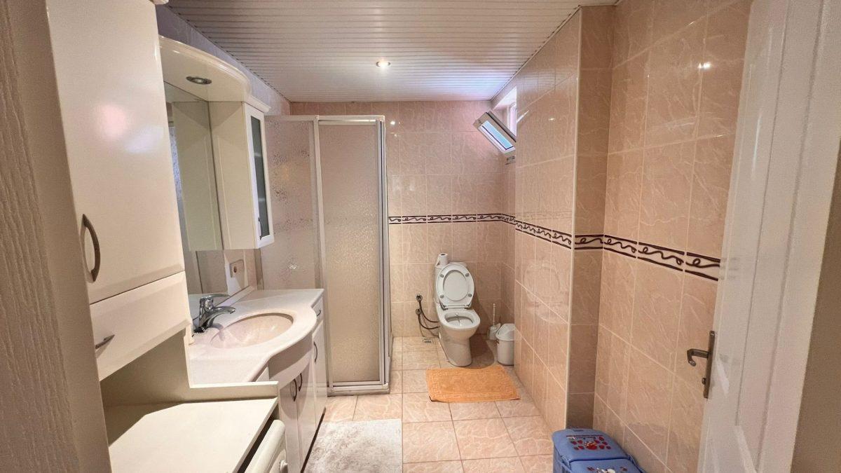 Penthouse in Alanya with an area of 260 m2 on the first coastline, Mahmutlar - Umbrella Group - Photo 13
