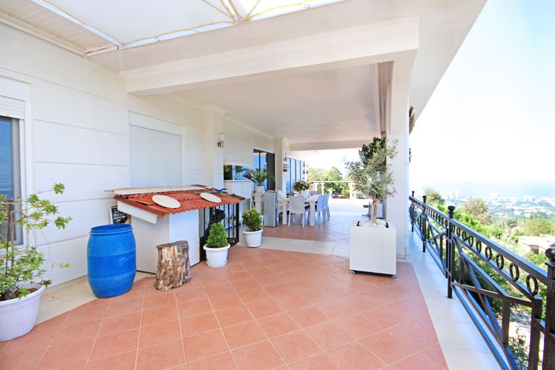 Spacious villa in Alanya with 7+3 apartments with sea and city views, Kestel - Umbrella Group - Photo 18