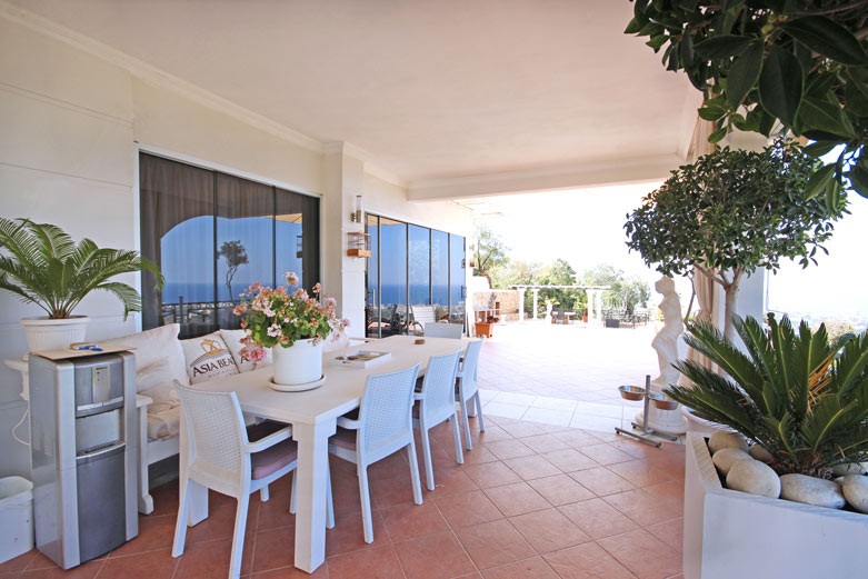 Spacious villa in Alanya with 7+3 apartments with sea and city views, Kestel - Umbrella Group - Photo 17