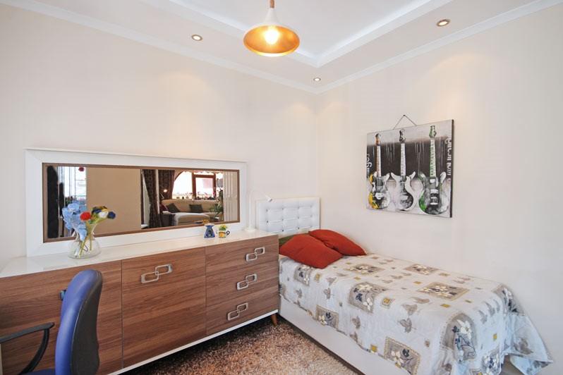 Spacious penthouse in Alanya area of 215 m2, 500 m from the sea, Oba - Umbrella Group - Photo 10