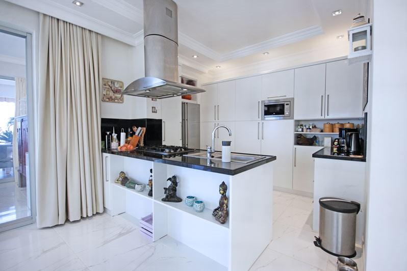 Spacious villa in Alanya with 7+3 apartments with sea and city views, Kestel - Umbrella Group - Photo 29
