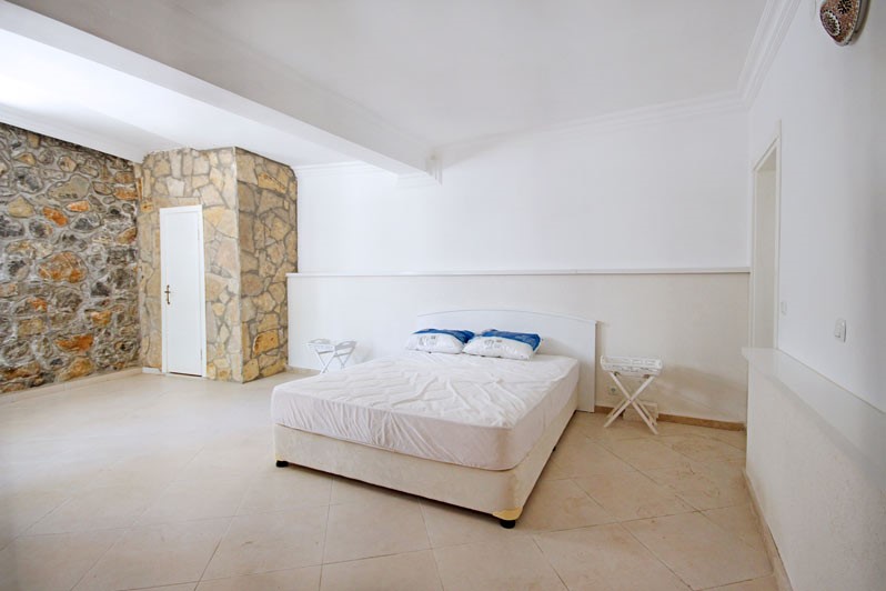Spacious villa in Alanya with 7+3 apartments with sea and city views, Kestel - Umbrella Group - Photo 71