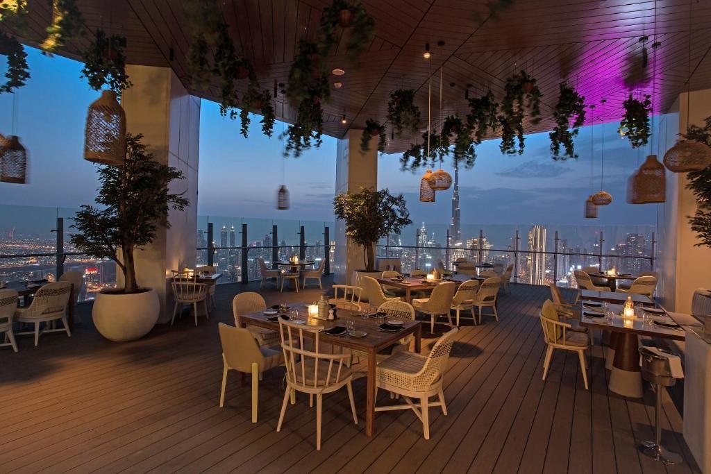 SLS Dubai’s luxury high-rise residence with stunning views of Burj Khalifa and the Persian Gulf - Umbrella Group - Photo 9