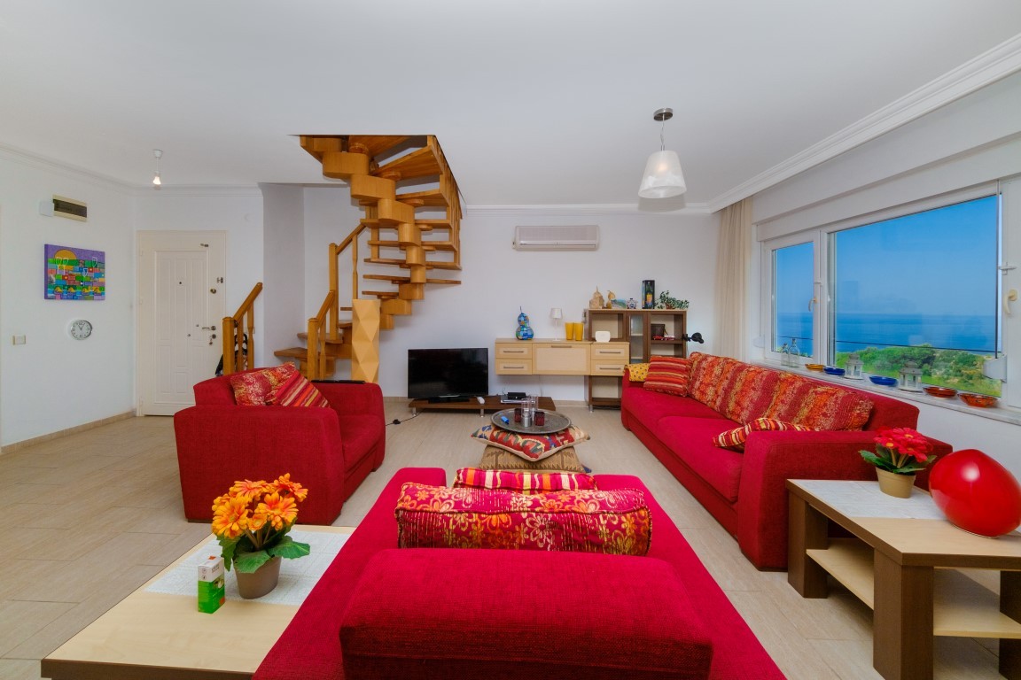 Penthouse with an area of 180 m2 in the Kargicak area - Umbrella Group