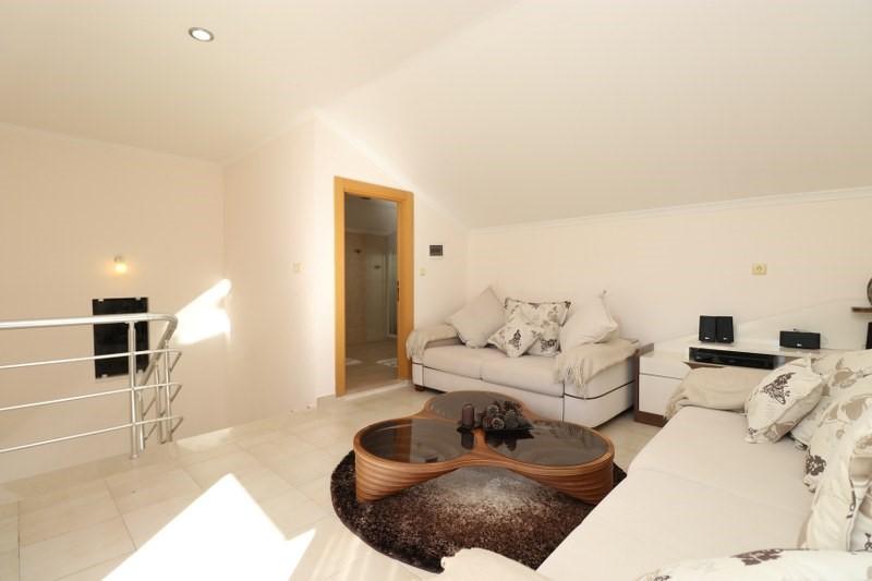 Spacious duplex with beautiful sea views - Umbrella Group - Photo 14