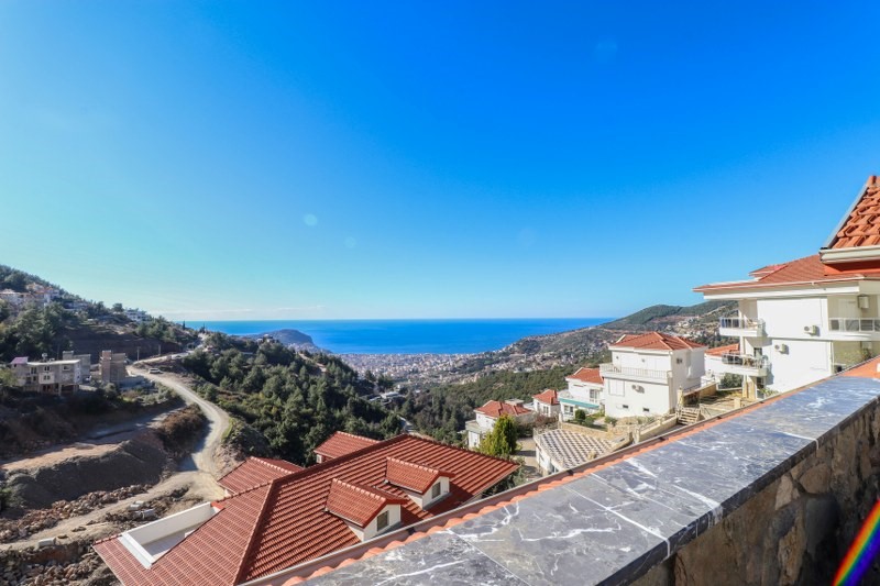Spacious duplex with beautiful sea views - Umbrella Group - Photo 27