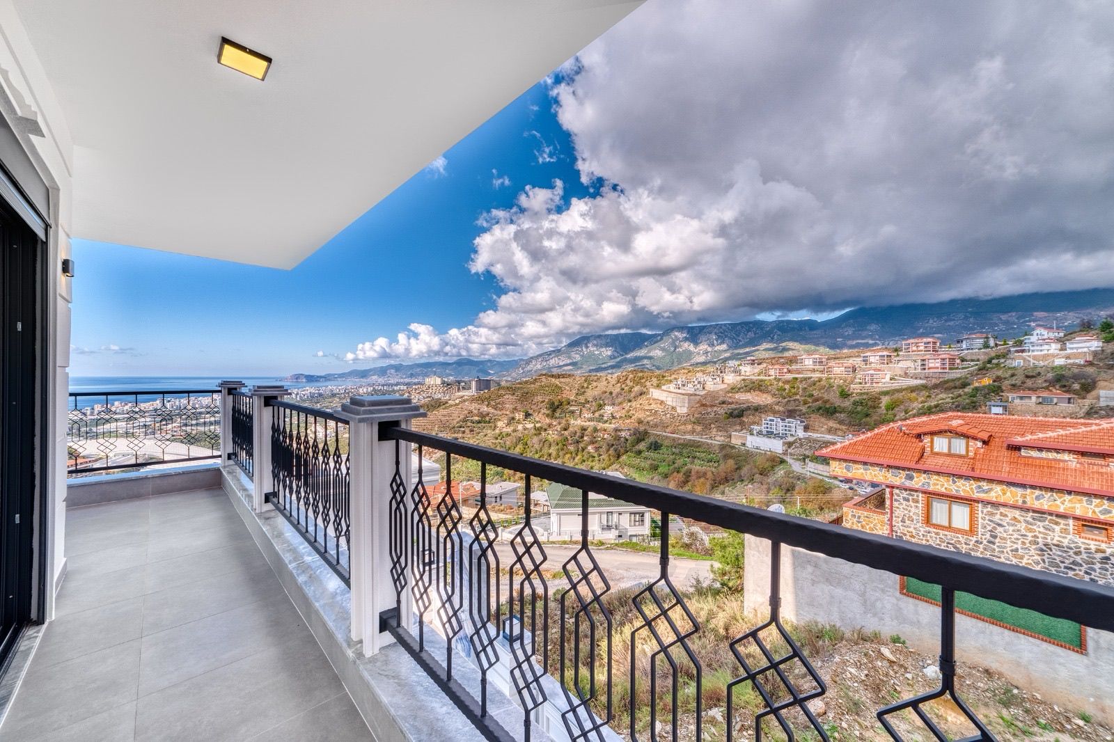 Private villa in modern style with infrastructure in the area of Kargyjak - Umbrella Group - Photo 38