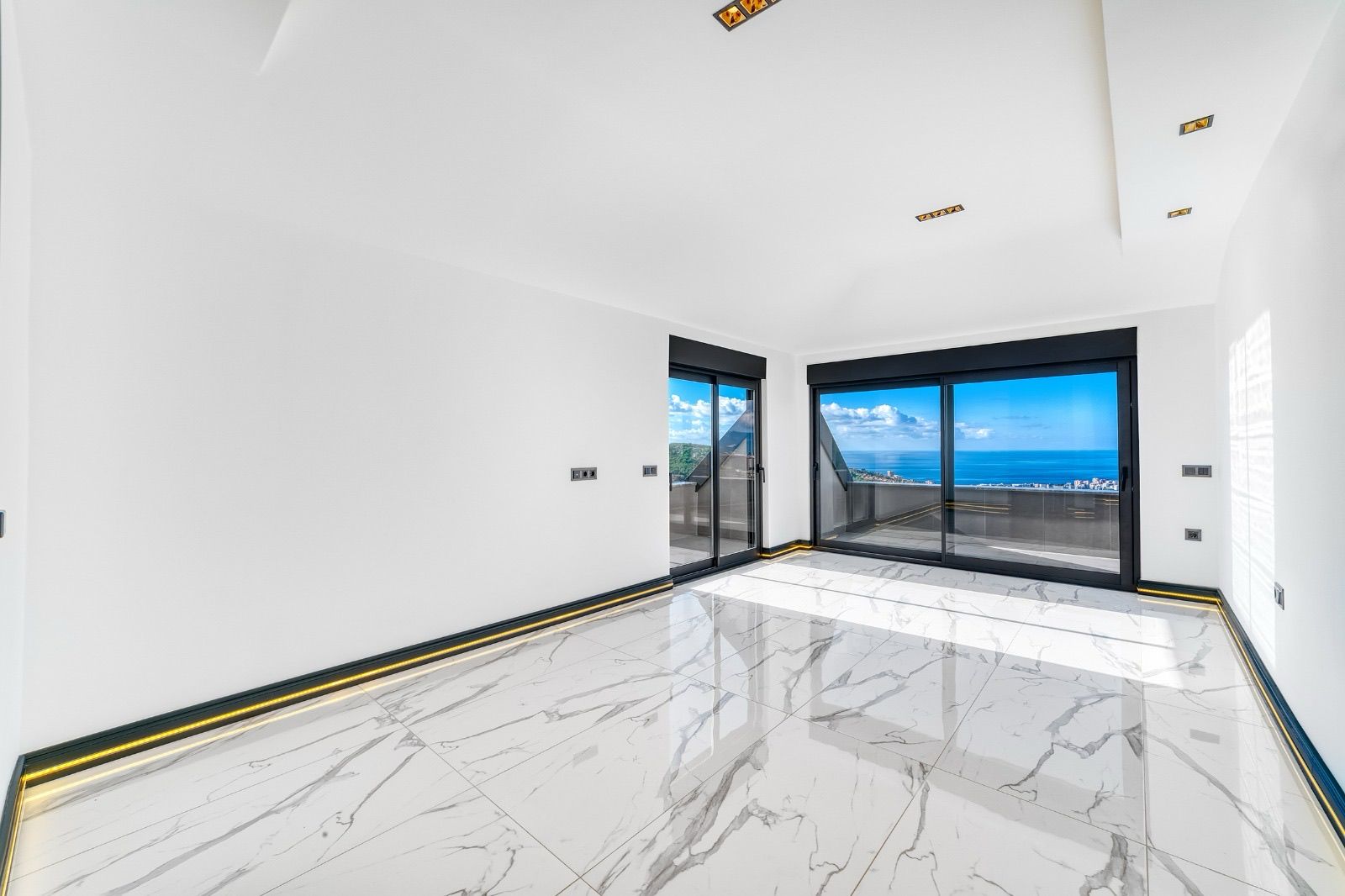 Private villa in modern style with infrastructure in the area of Kargyjak - Umbrella Group - Photo 75