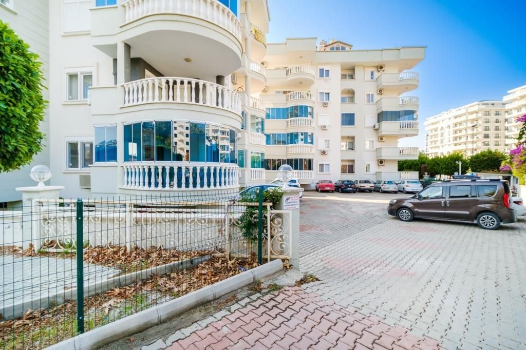 Spacious duplex area of 200 m2, 300 m from the sea in the area of Oba - Umbrella Group - Photo 3