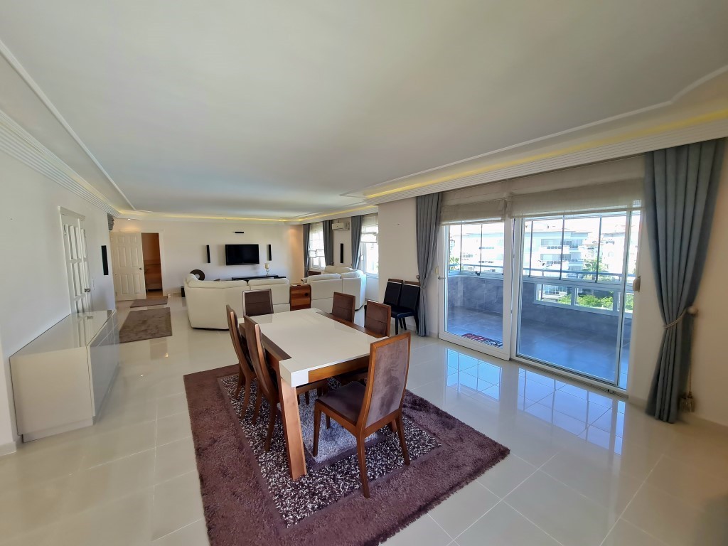 Spacious 350 m2 duplex with terrace - Umbrella Group - Photo 4