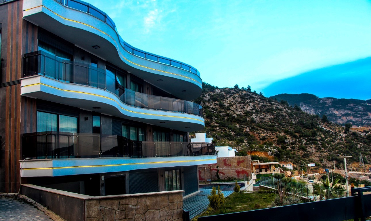 Detached mountain villa overlooking the sea and the city, in the area of Tepe - Umbrella Group - Photo 2