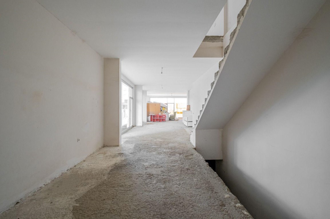 Commercial premises of 450 m2 in Kargyjak district - Umbrella Group - Photo 16