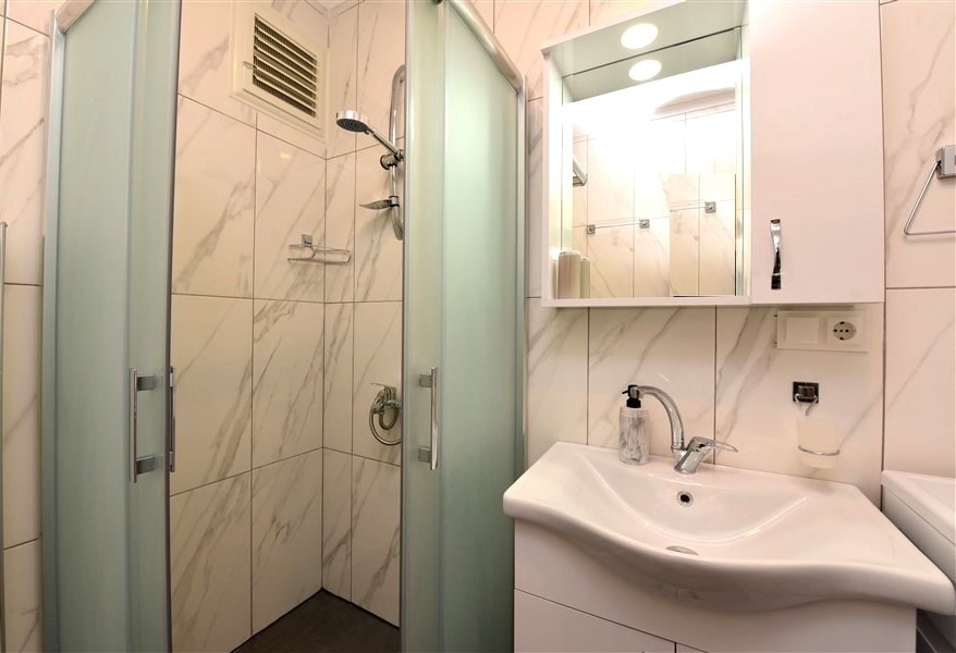 Spacious three bedroom apartment in the center of Alanya, 750 m from the beach - Umbrella Group - Photo 9