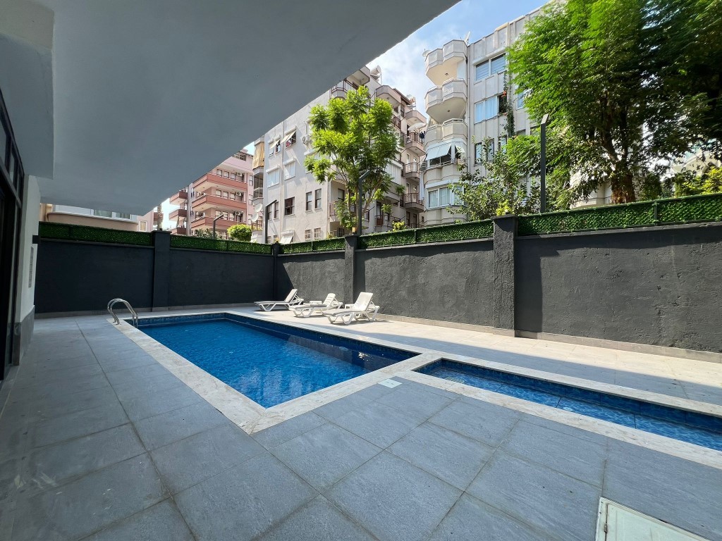 Bright four-room apartment 100 m from the sea, center - Umbrella Group - Photo 14