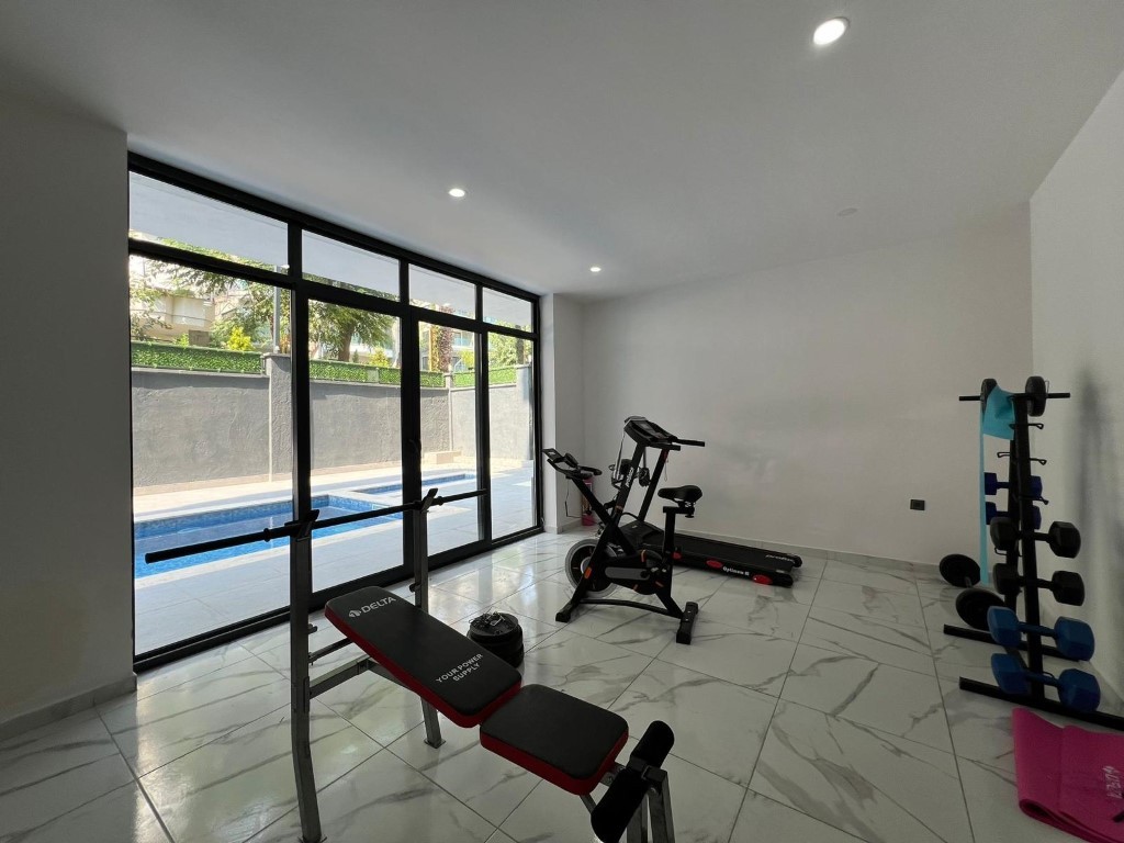 Bright four-room apartment 100 m from the sea, center - Umbrella Group - Photo 13