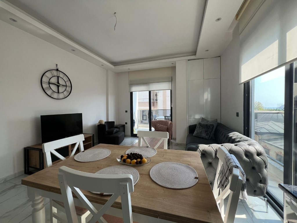 Bright four-room apartment 100 m from the sea, center - Umbrella Group