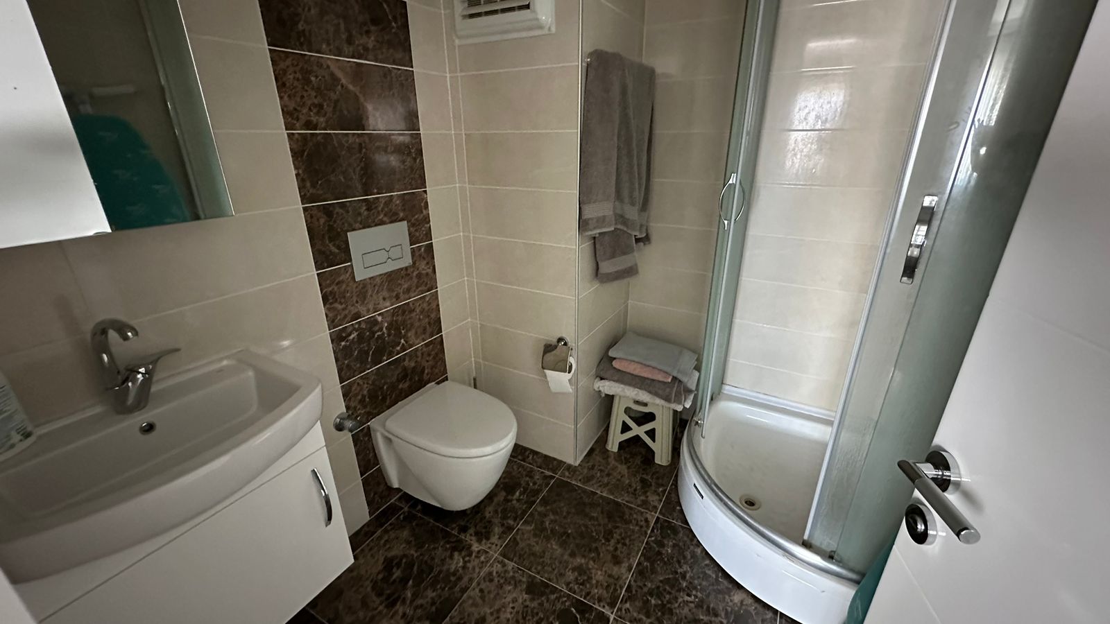 Three-room apartment with furniture, 110 m2, near the sea, in the district of Oba - Umbrella Group - Photo 22
