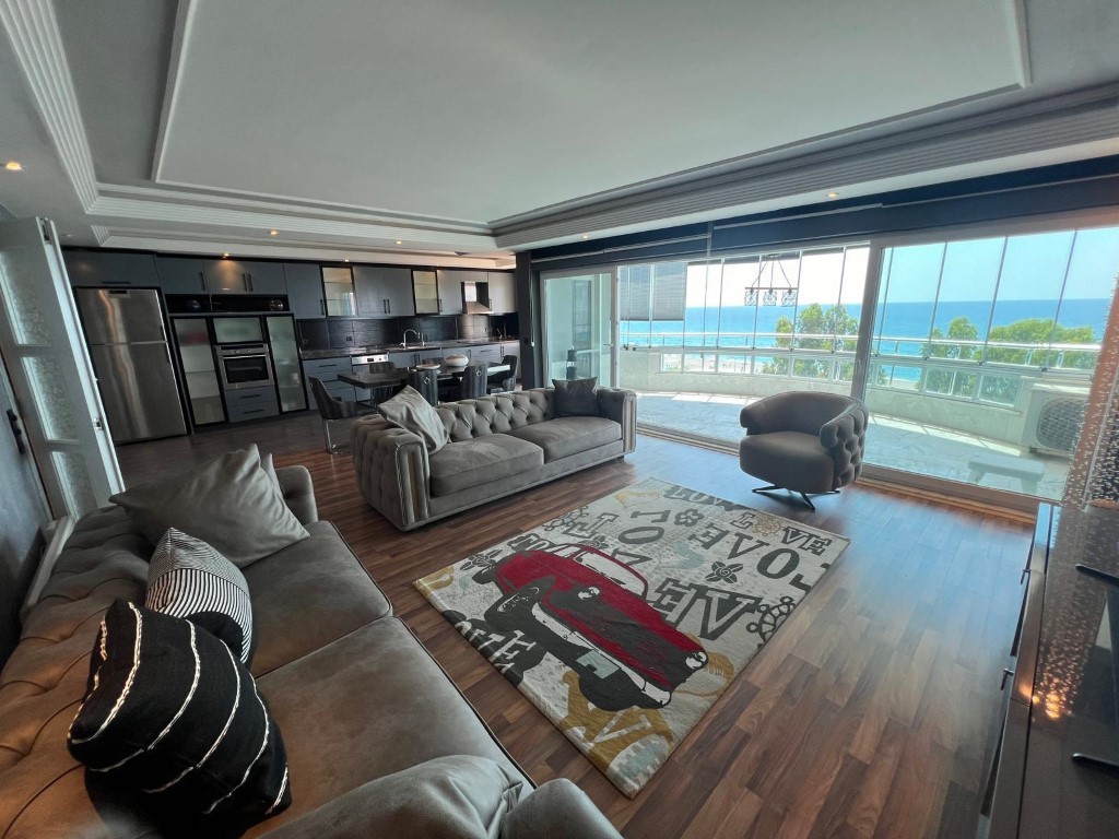 Apartment 3+1 in 30 meters from the sea, Tosmur - Umbrella Group