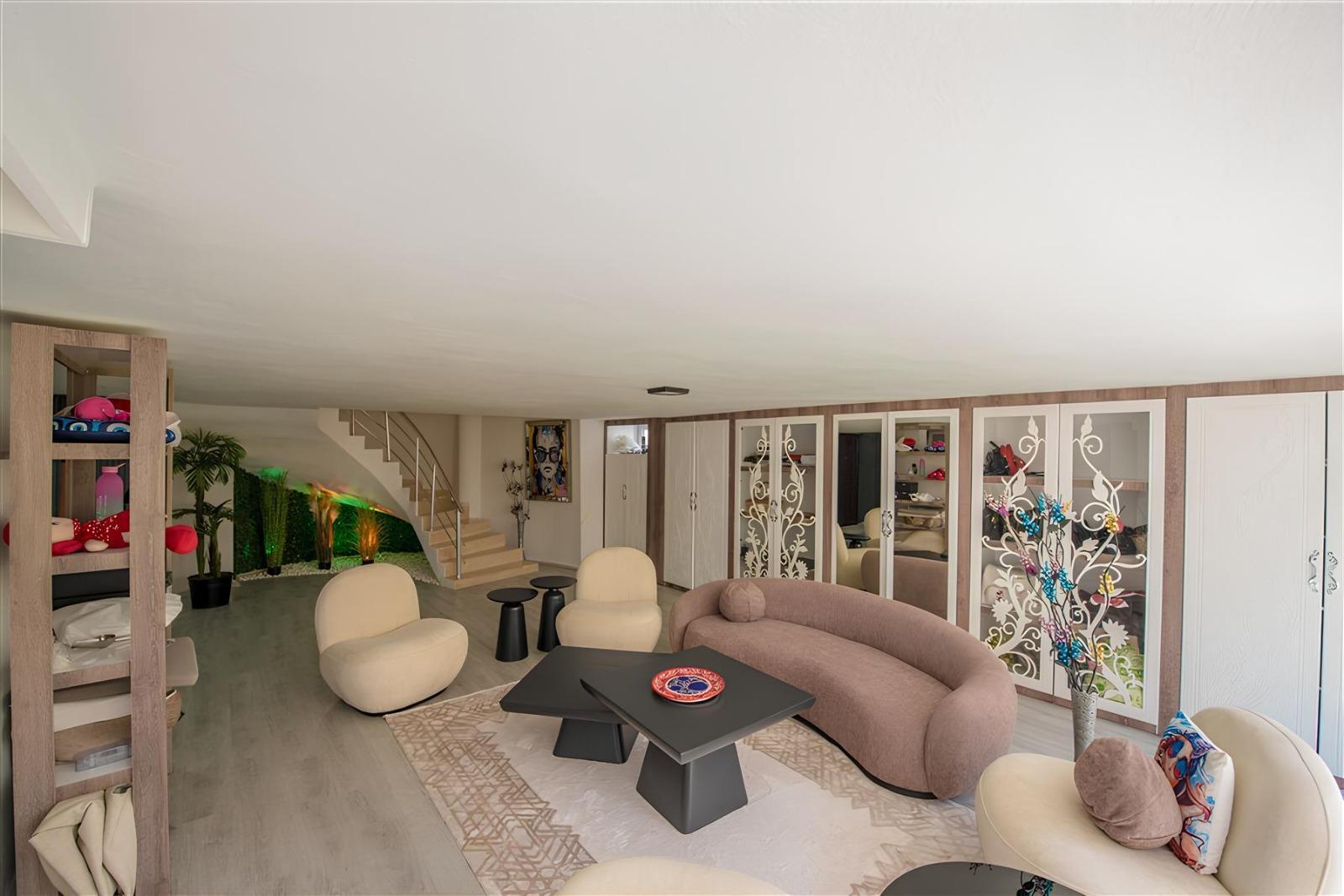 Spacious villa with private pool, in the Mahmutlar area - Umbrella Group