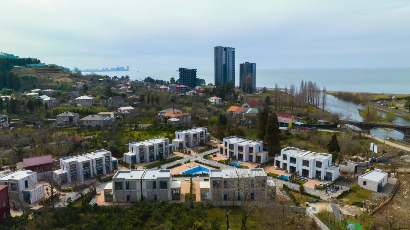 Complex of villas in 250 m from the sea, Batumi - Umbrella Group - Photo 2