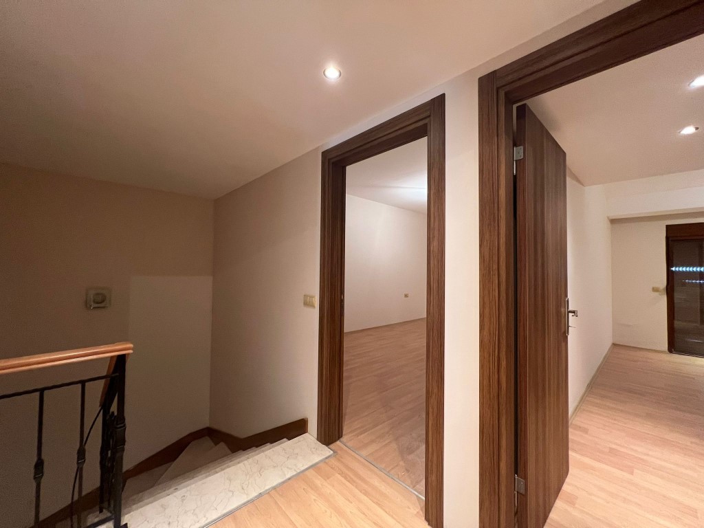 Spacious duplex on the 5th floor, with beautiful sea and city views, Center - Umbrella Group - Photo 11