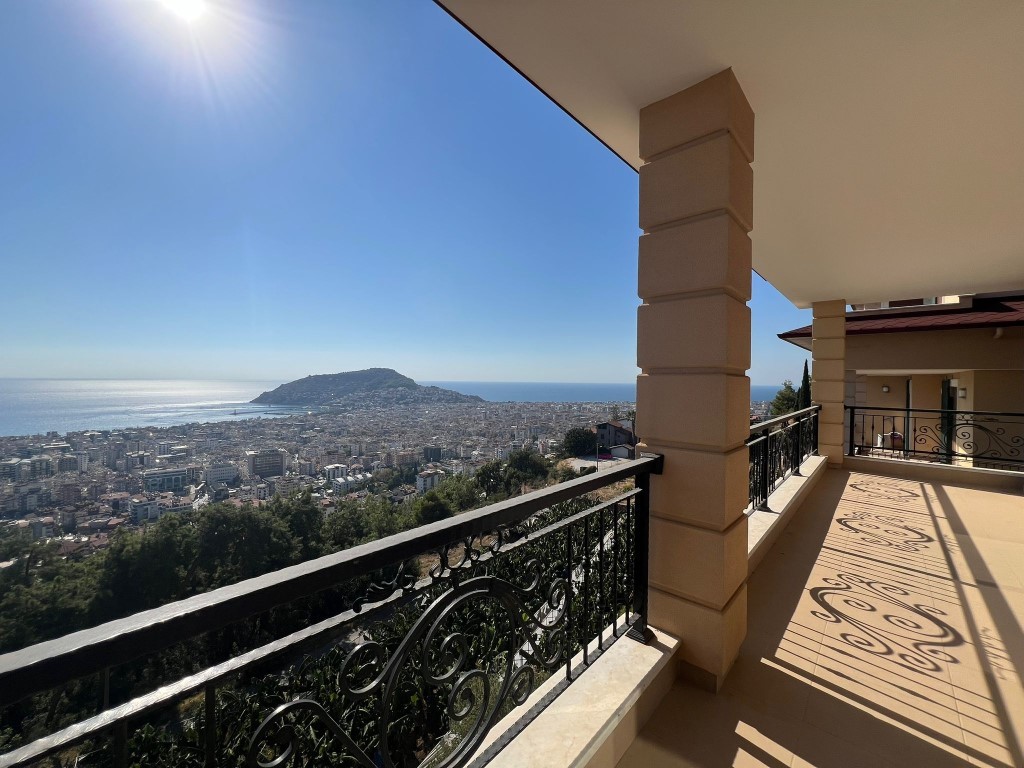 Spacious duplex on the 5th floor, with beautiful sea and city views, Center - Umbrella Group - Photo 2
