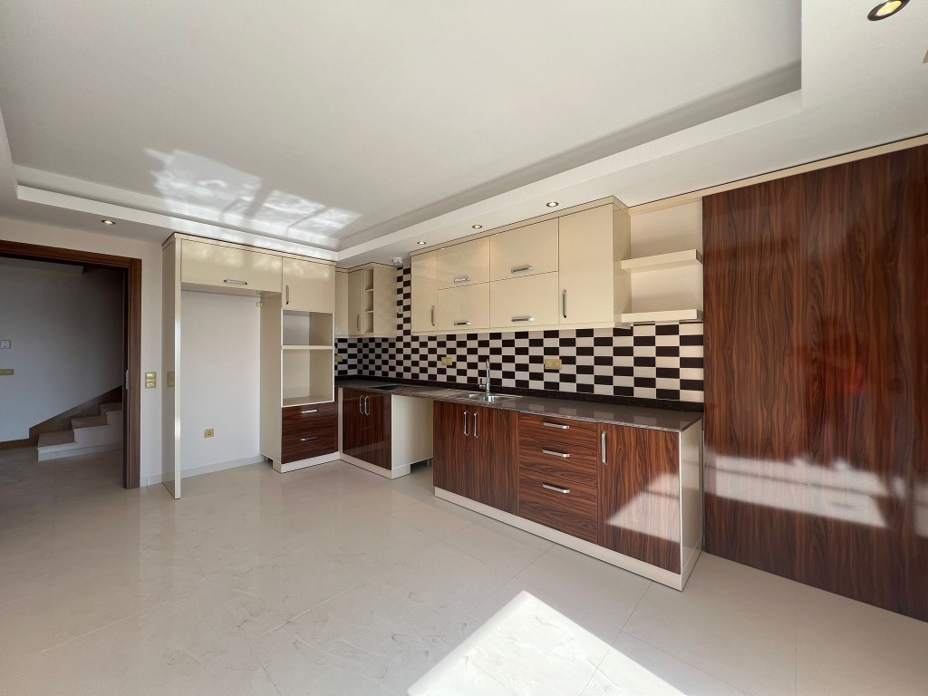 Spacious duplex on the 5th floor, with beautiful sea and city views, Center - Umbrella Group - Photo 4