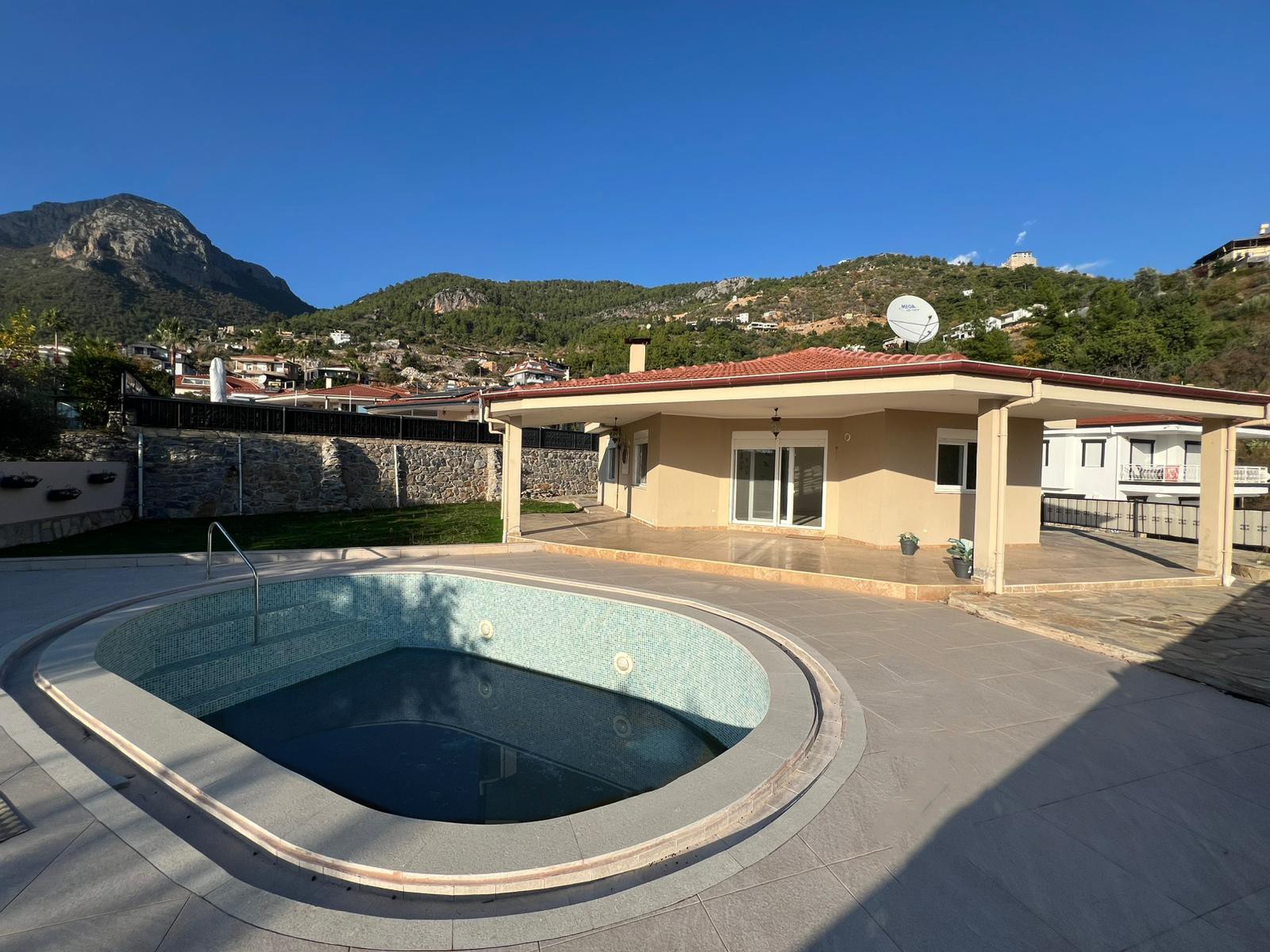 Spacious single storey villa, with 2+1 apartments in the Bambas area - Umbrella Group