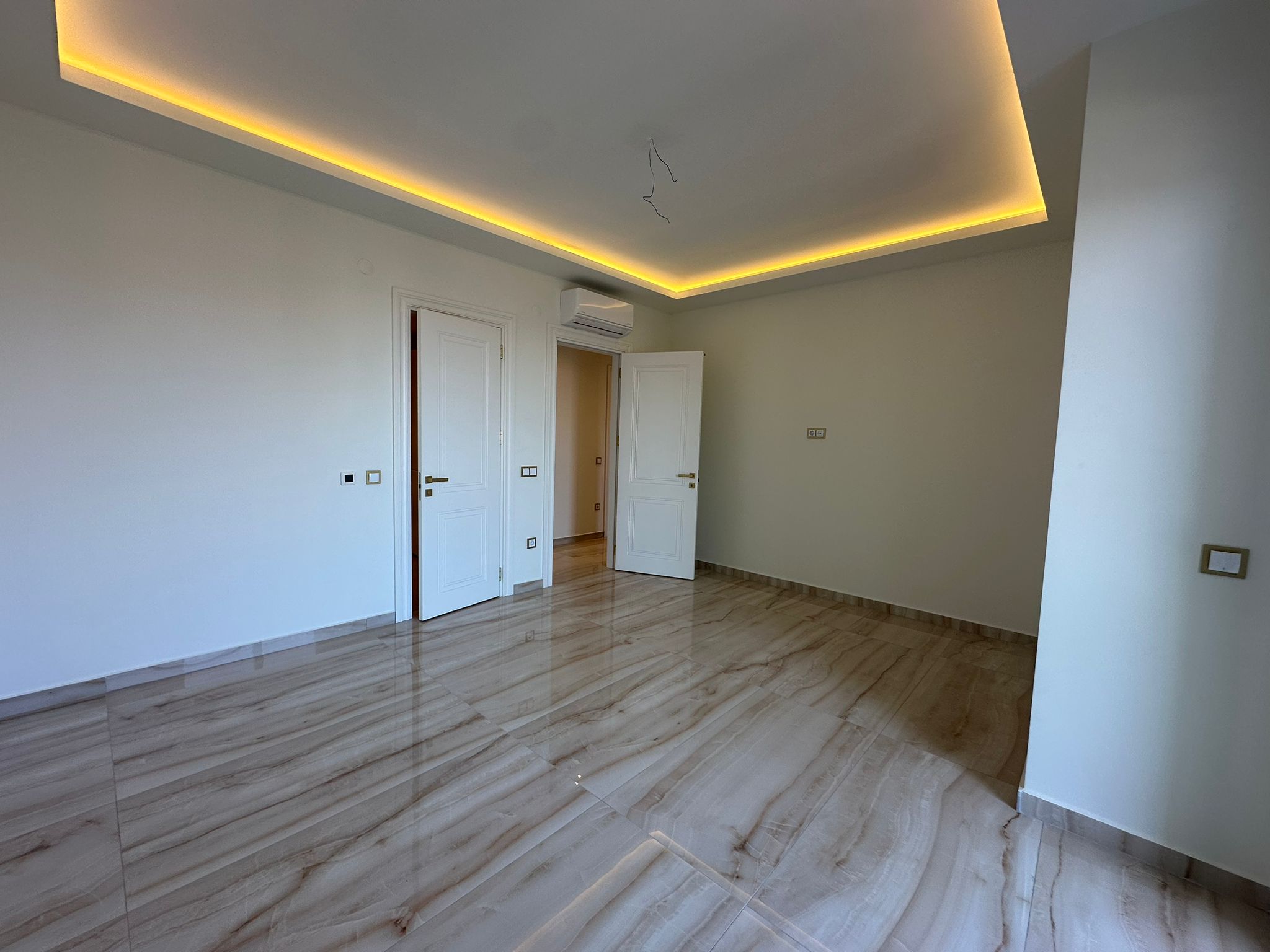 U6810 - Photo 19