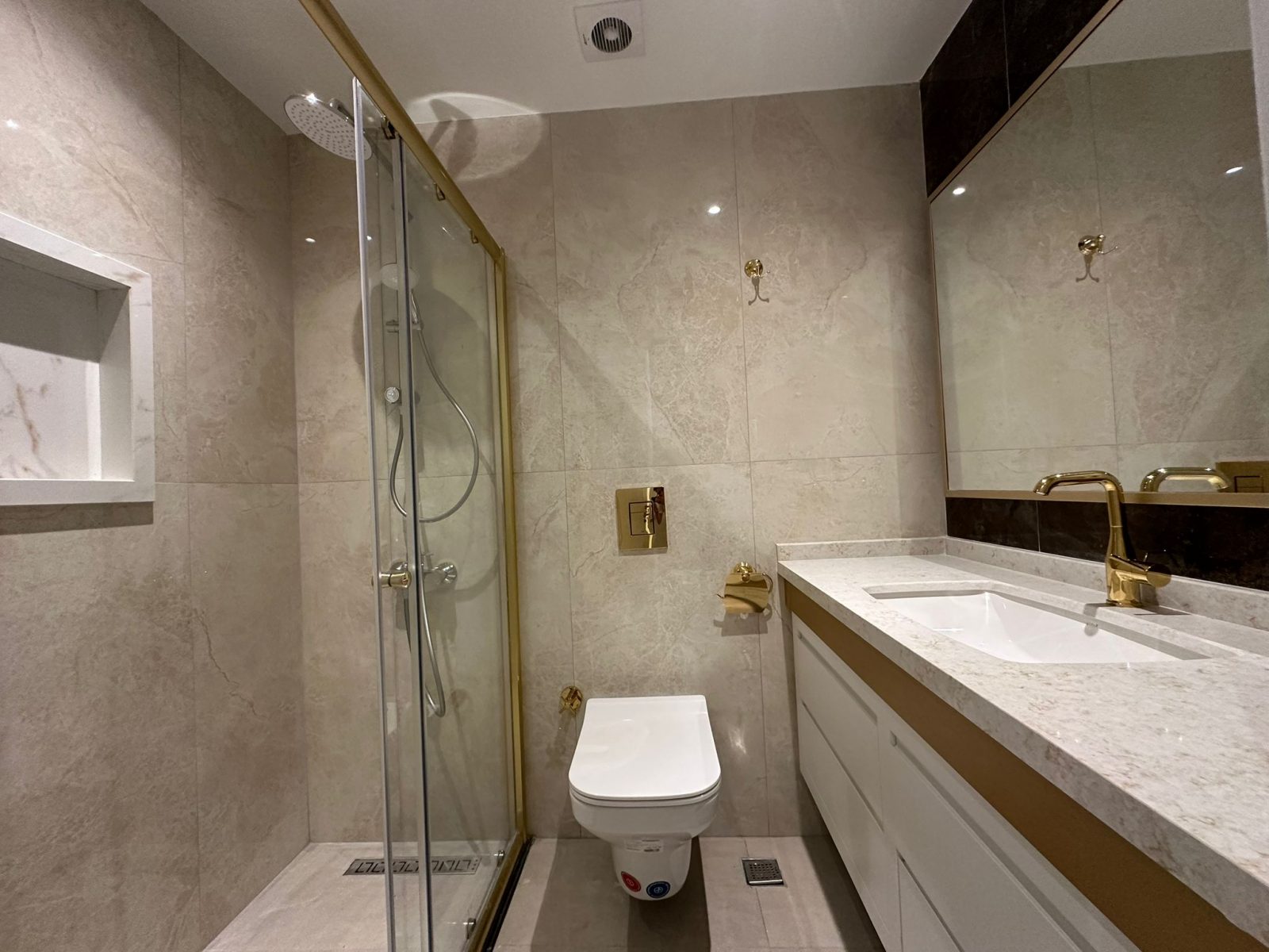 U6810 - Photo 25