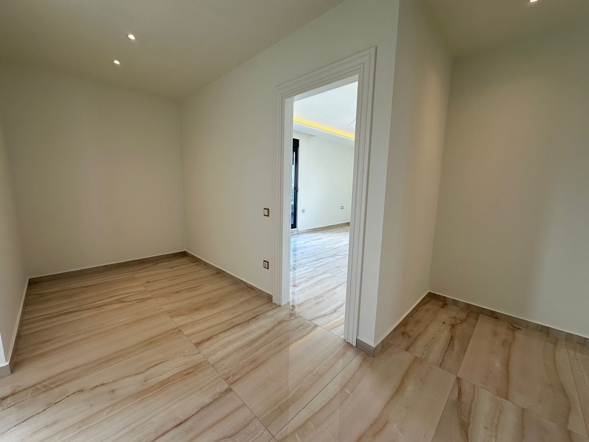 U6810 - Photo 30