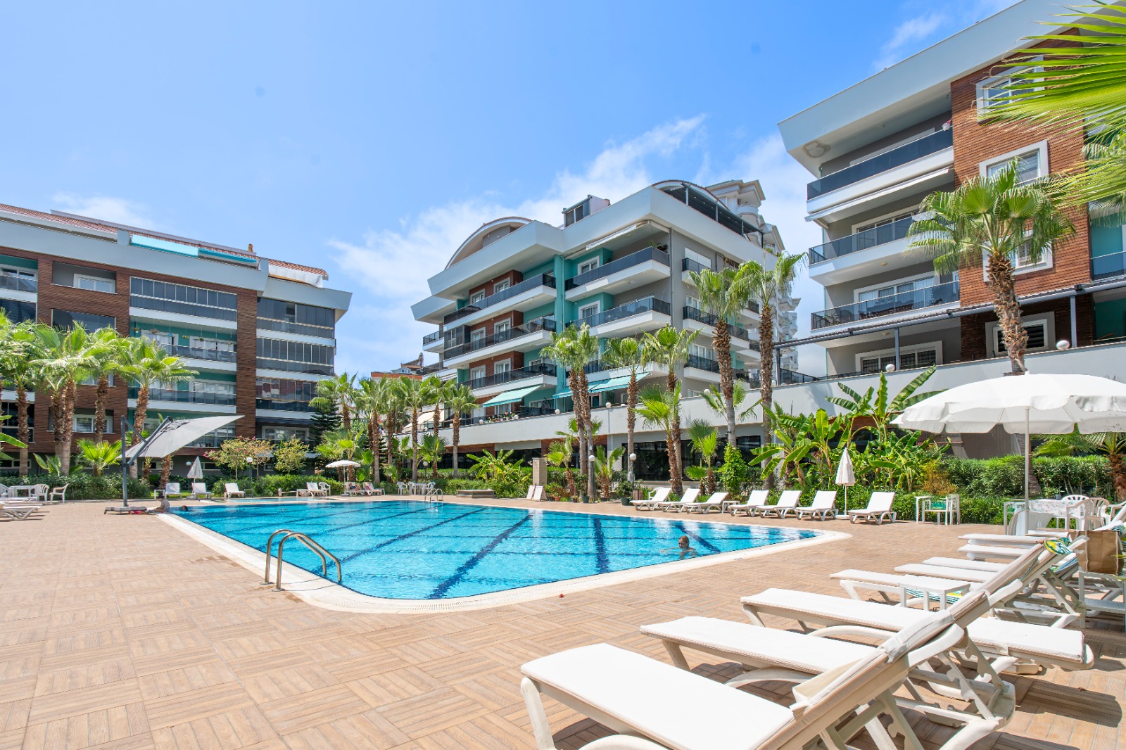 Spacious 4+1 duplex in Alanya’s Oba district with full on-site amenities and eligibility for citizenship