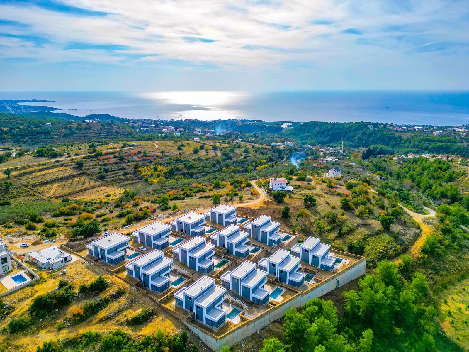 3+1 duplex villa in Incekum with sea views, a private pool, and a garden - Photo 7
