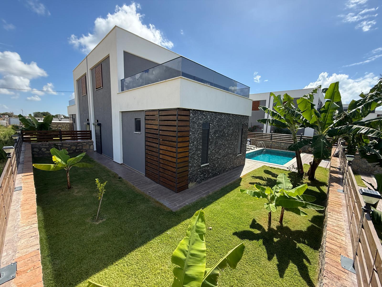 3+1 duplex villa in Incekum with sea views, a private pool, and a garden - Photo 3