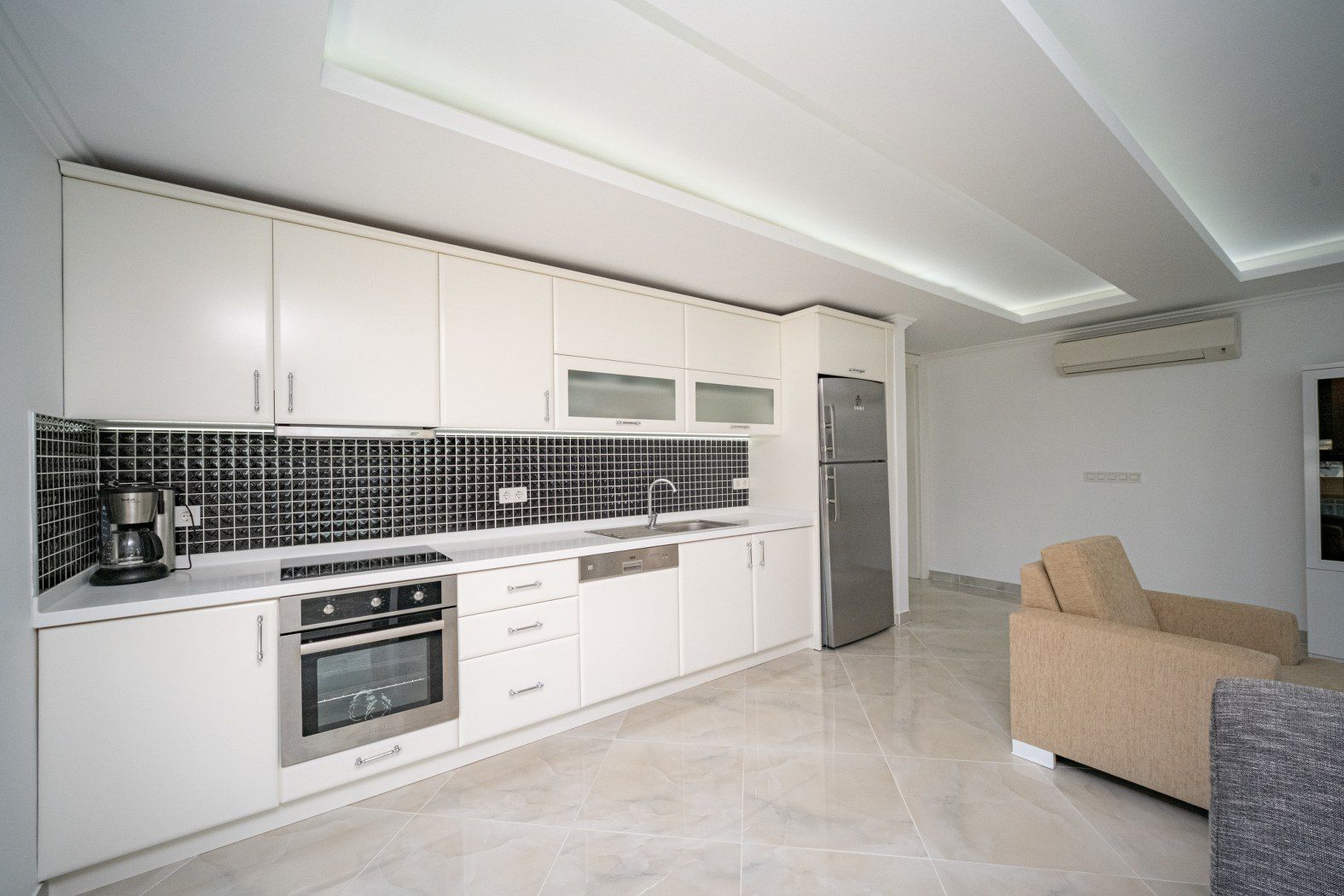 U6812 - Photo 13