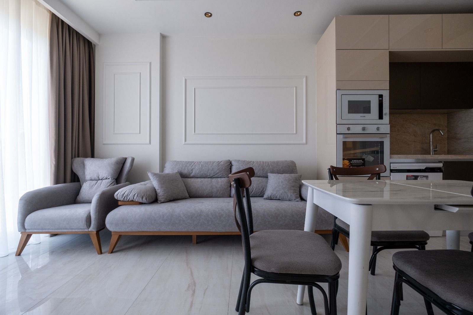 Furnished 1+1 Apartment on the First Line of the Mediterranean Sea in Mahmutlar - Photo 16