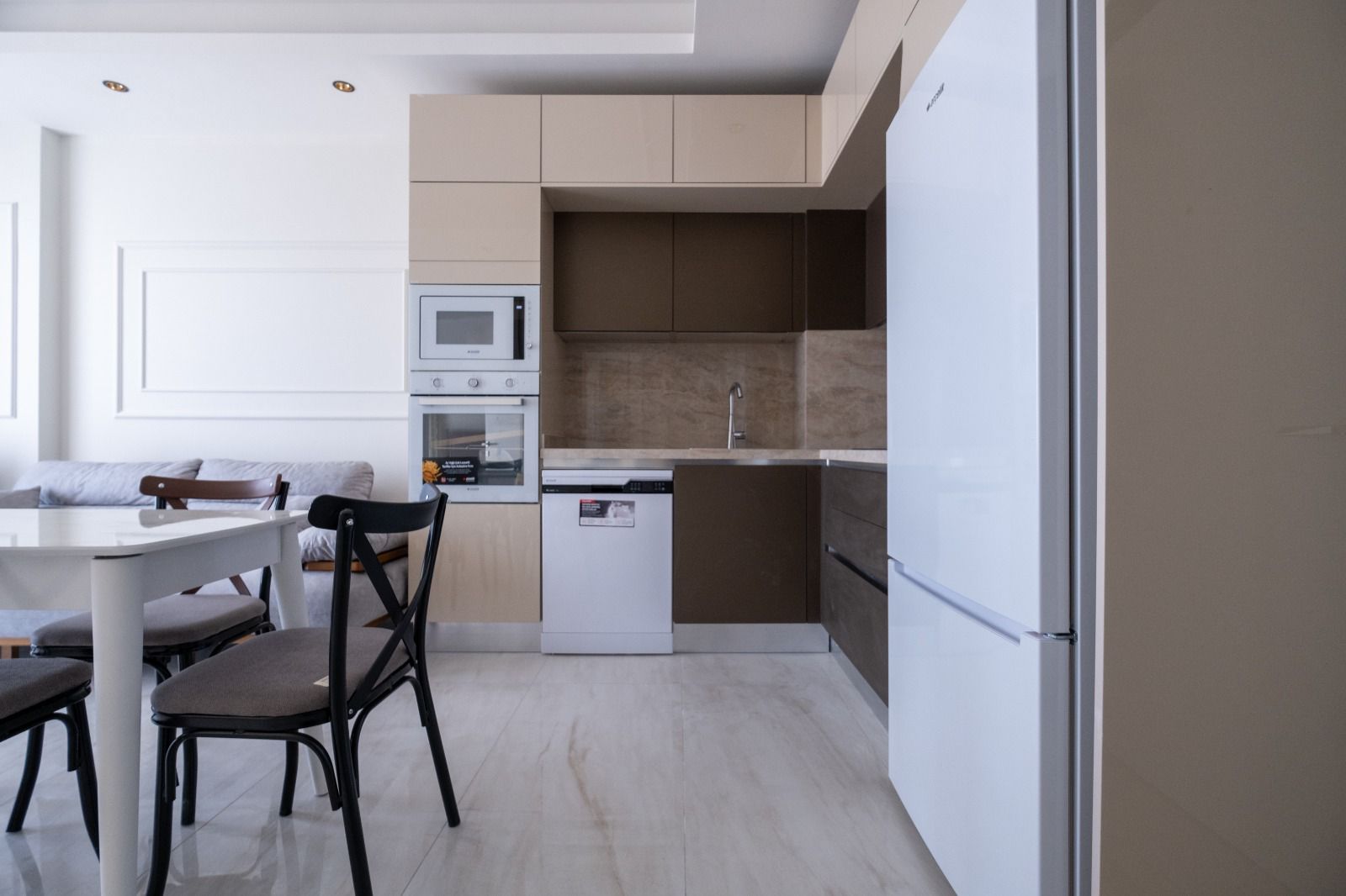 Furnished 1+1 Apartment on the First Line of the Mediterranean Sea in Mahmutlar - Photo 17