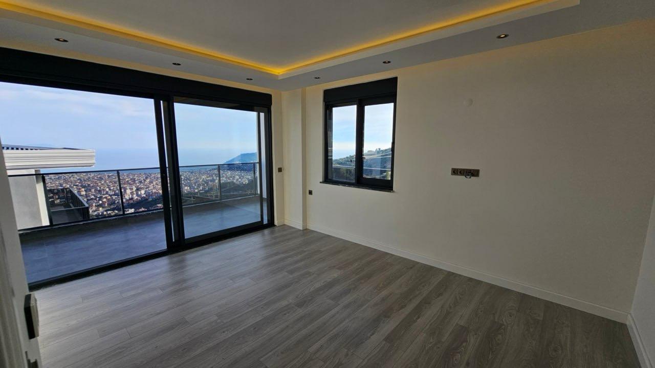5+1 villa in Tepe with panoramic views of the sea and Alanya Castle - Photo 10