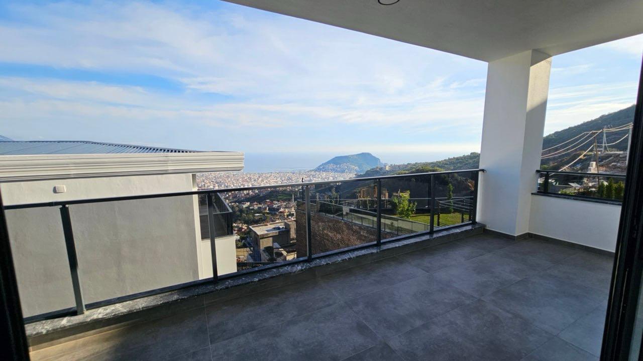 5+1 villa in Tepe with panoramic views of the sea and Alanya Castle - Photo 9