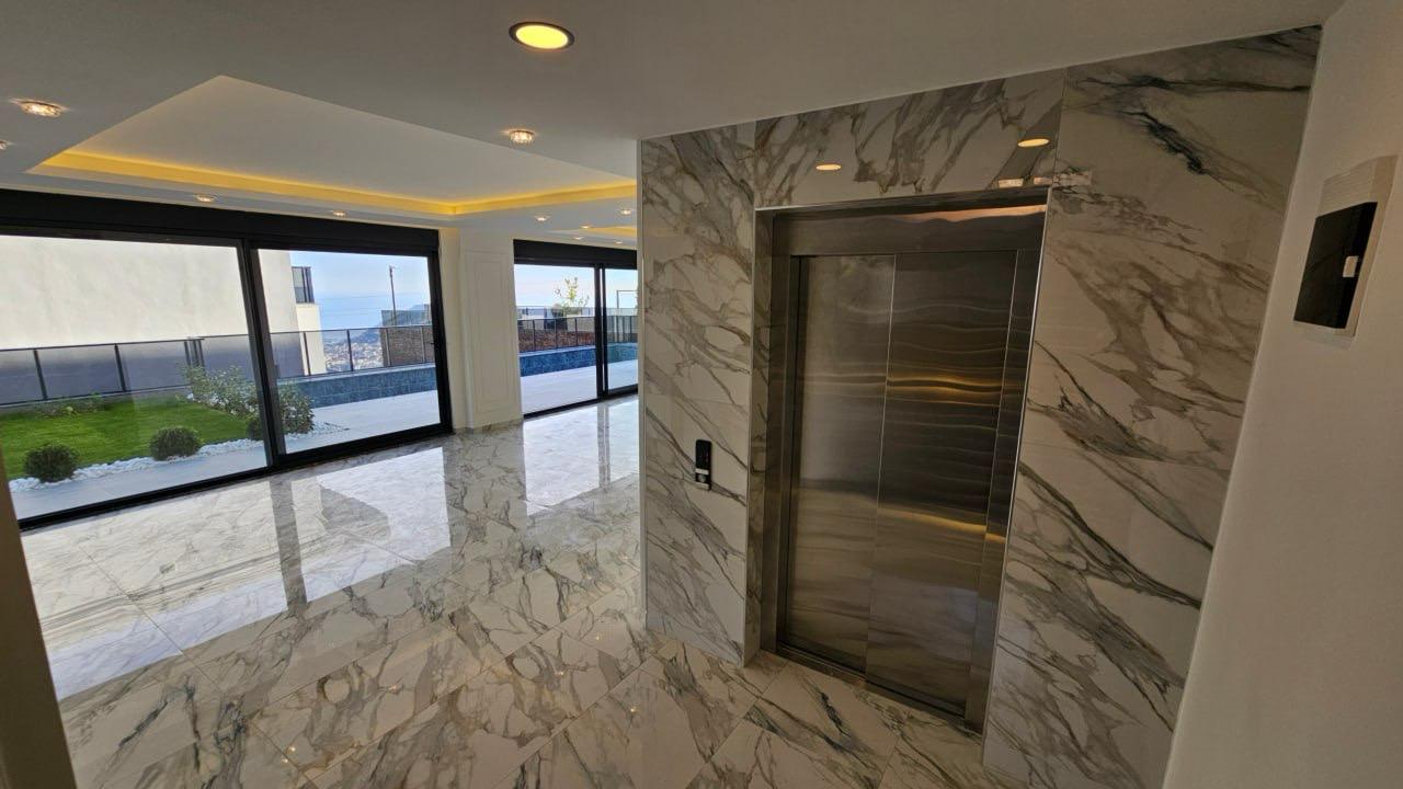 5+1 villa in Tepe with panoramic views of the sea and Alanya Castle - Photo 7