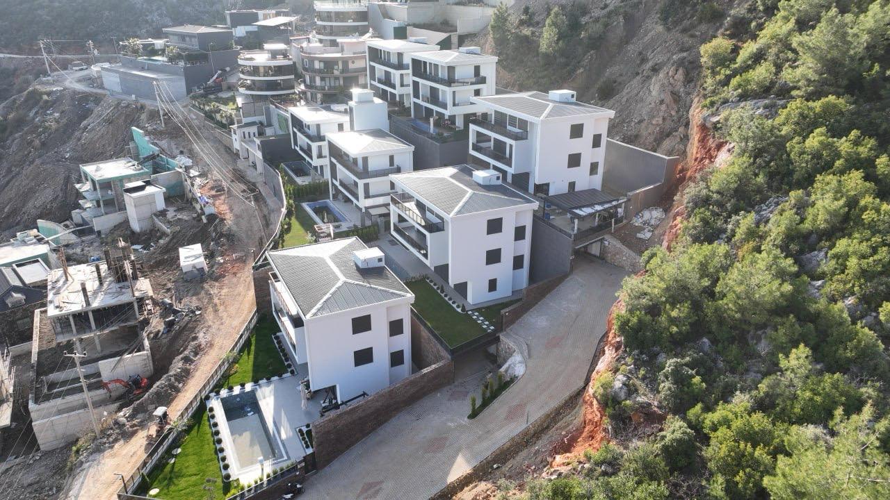 5+1 villa in Tepe with panoramic views of the sea and Alanya Castle - Photo 3