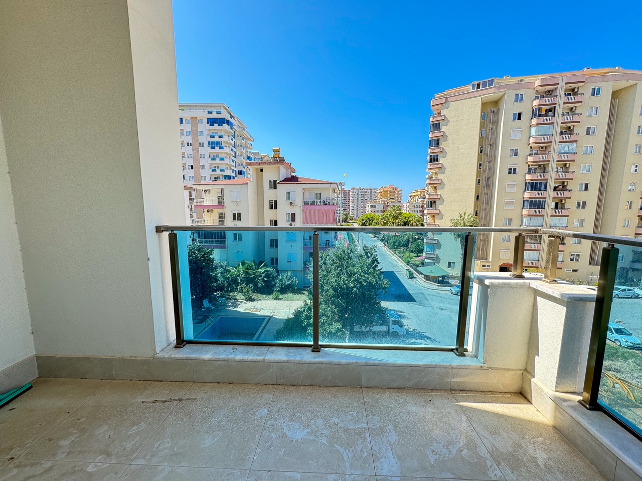 Furnished 1+1 apartment in Mahmutlar in a complex with pools and SPA - Photo 32