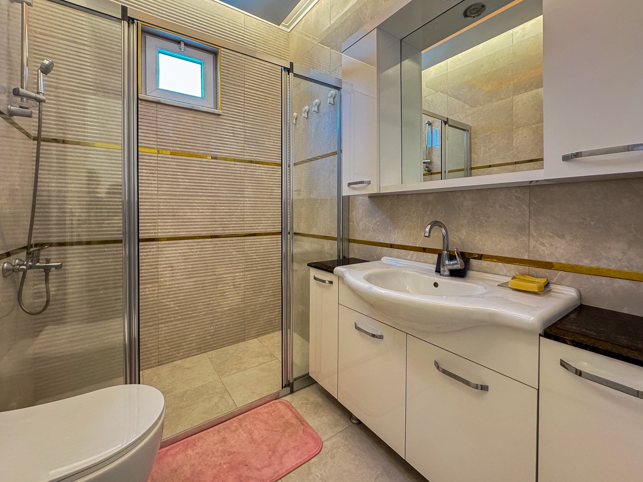 Furnished 1+1 apartment in Mahmutlar in a complex with pools and SPA - Photo 30