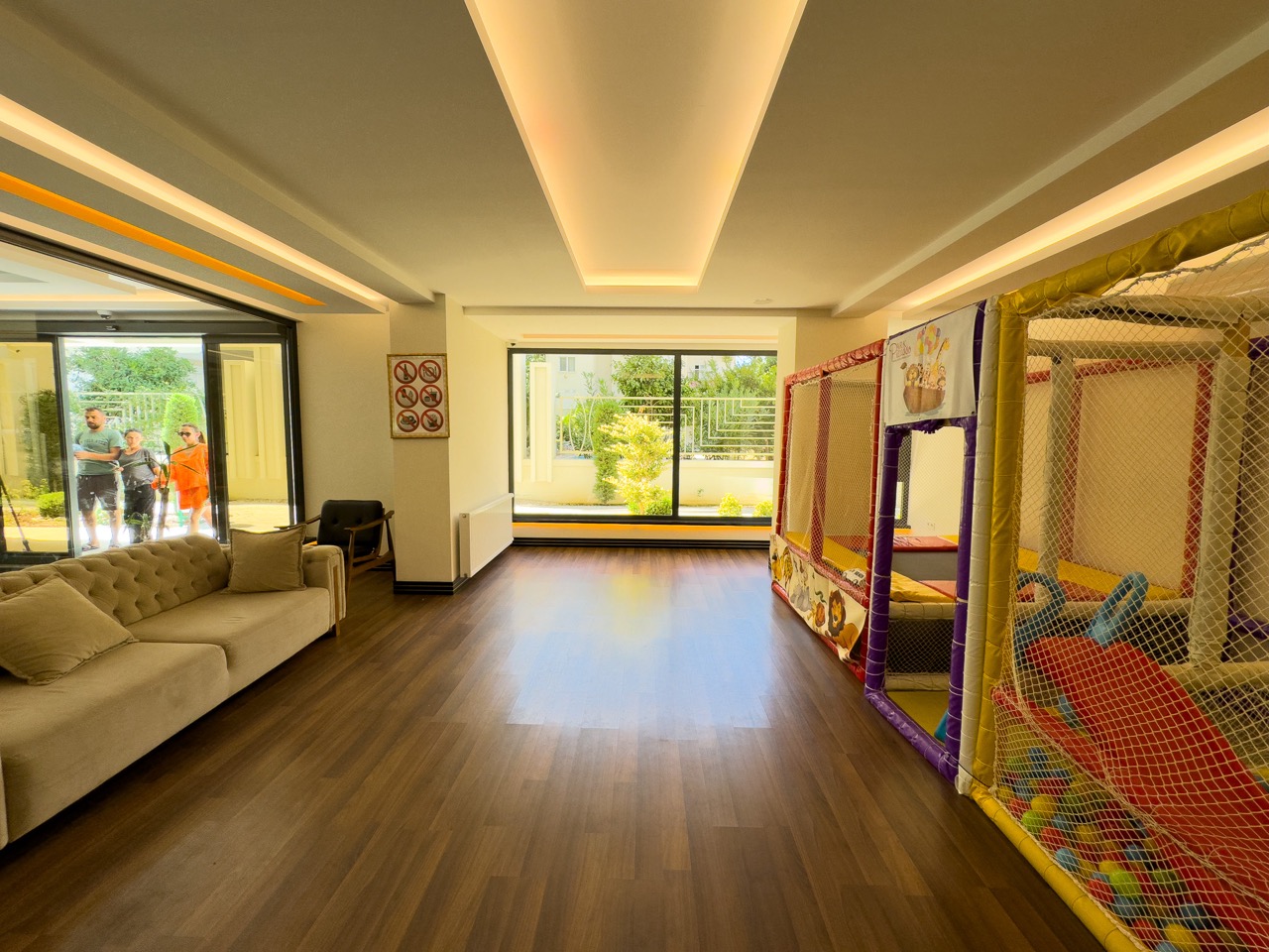 Furnished 1+1 apartment in Mahmutlar in a complex with pools and SPA - Photo 15